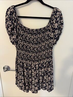 Smocked Puff Sleeve Tee in Black Floral